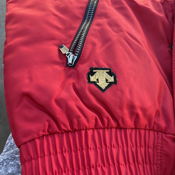 Vintage 90s DESCENTE red padded vest retro size M LKNW! B74 - Picture 3 of 8